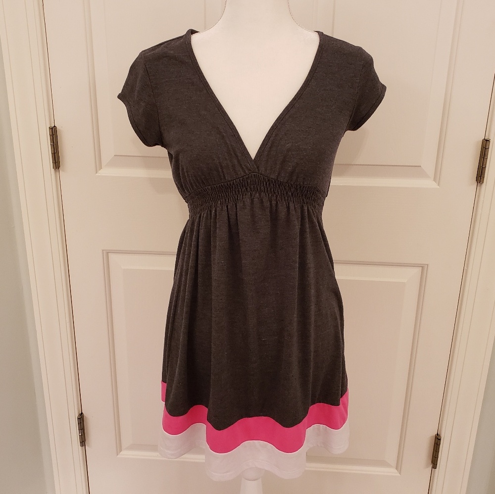 Cute Vneck Dress M